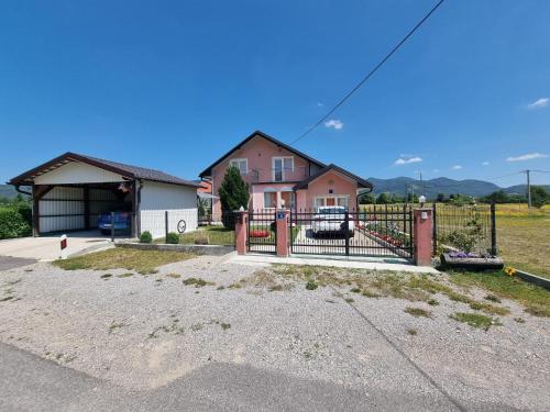  Zlata Apartment in Fužine