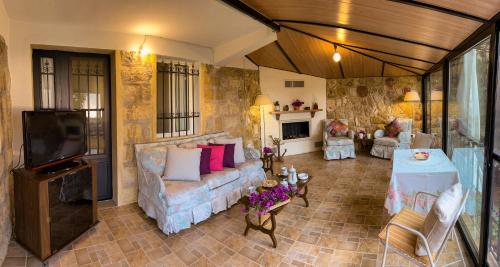Shared lounge/TV area, Chill Inn By Hansa in Aley