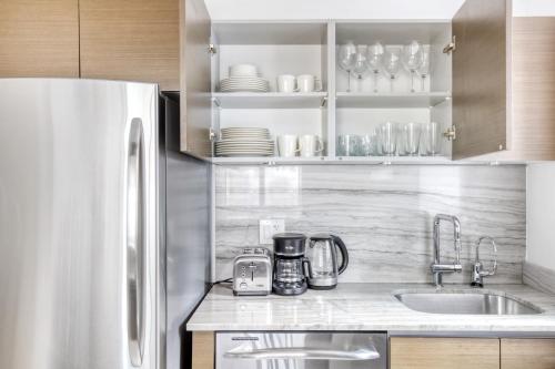 Midtown 1BR w DM Elevator Gym nr Times Sq NYC-798 in New York, USA