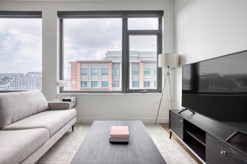 Navy Yard 1BR w Gym WD steps from Nats Park WDC-325