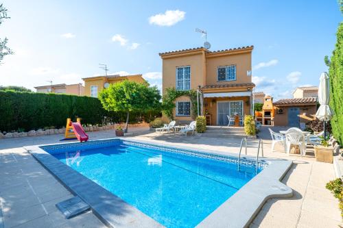 Villa with Garden View