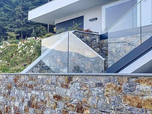  Villa panoramica sul lago in Calceranica al Lago