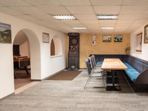 Apartment Al Vietta-1 by Interhome in เพอร์พัท