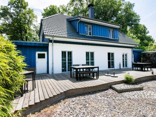 Holiday Home Boddenruhe by Interhome