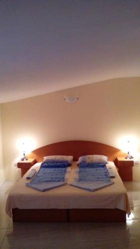 Double Room with Balcony and Sea View image 8