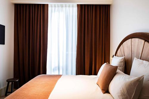 478227184 Hotel Florida Paris