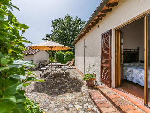  Holiday Home Mandorlo by Interhome in Colle Massari