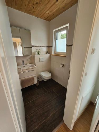 Bathroom, Moderne Ferienwohnung auf Rups Hof in Landau An Der Isar