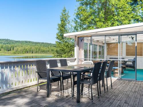 Chalet Uskeboda by Interhome