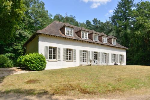 La Genêtière - Grande maison avec étang en Sologne