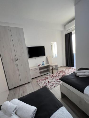2 twin beds