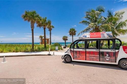 Hallandale Miami Apmt 3 Beds in Hallandale Beach, USA