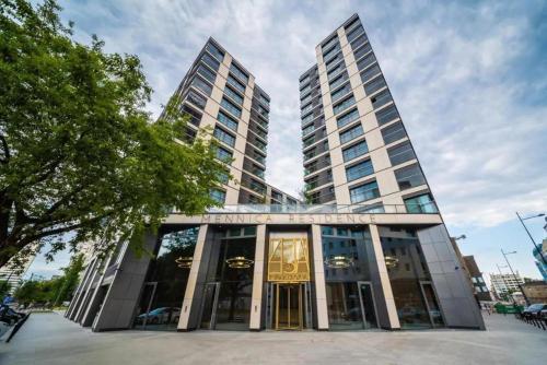 Golden Apartments Warsaw - Two Bedrooms Luxury Apartment in the Center - Mennica Residence, Warsaw