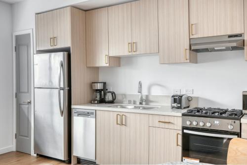 Culver City 1br w roof lounge gym nr 405 LAX-924 in Los Angeles, USA