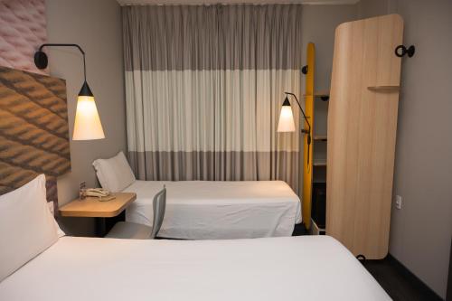 Double Room with Extra Bed image 4