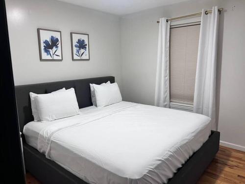 Elegant 3 KINGs bedroom near Downtown Newark EWR NYC Airport in Newark, USA