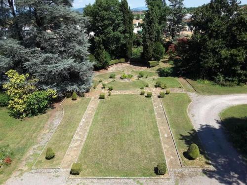 Garden, Cadepaoli Vineyard & Roses - Bergamo Countryside in Palosco
