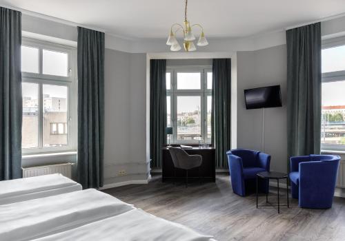 room detail thumbnail 0