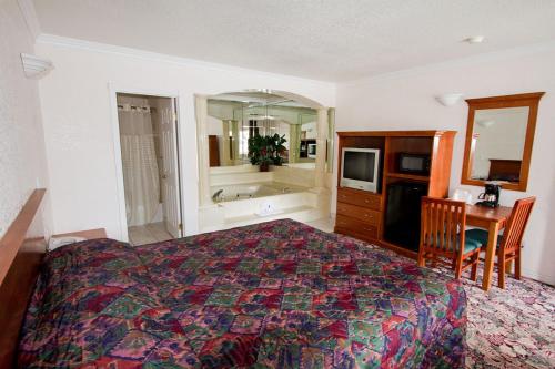 West Coast Inn Santa Ana - image 8