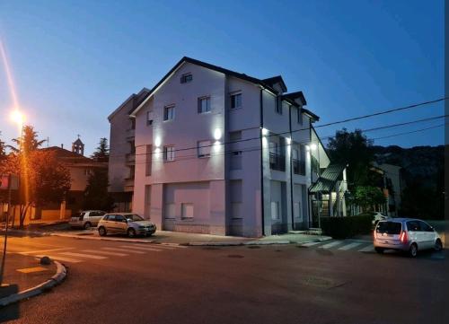 B&B Cetinje - Apart Jablan - Bed and Breakfast Cetinje