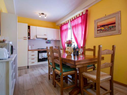 Apartment Matteo by Interhome in Panicagliora