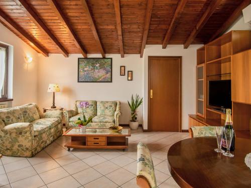 Apartment Azalea by Interhome in Montano Lucino