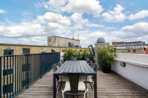 LUXURY Penthouse · Private Balcony · Heart of Copenhagen - image 4