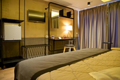 Adonis City Hotel - main image