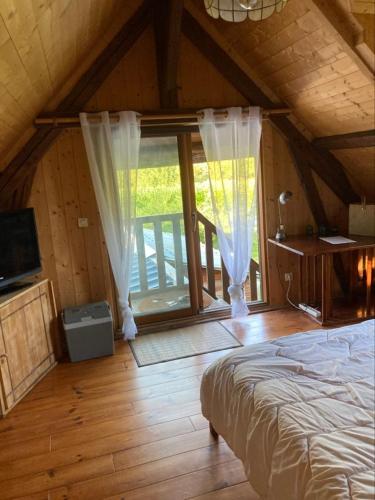 Une chambre dans la verdure in Bordeaux-Saint-Clair ciems