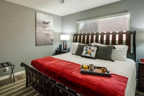 San Antonio Home with Private Hot Tub Pet Friendly! in San Antonio, USA