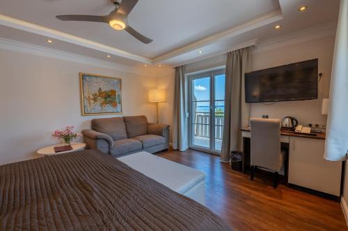 Signature Plus Double Room with Panorama Sea View