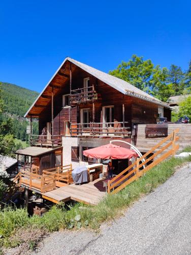 Chalet Ailleurs Appartement à Molines en Queyras - Location saisonnière - Molines-en-Queyras