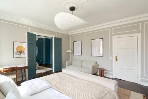 4BR Balcony EXTREME LOCATION and Luxury scandinavian Designer Apt - image 11