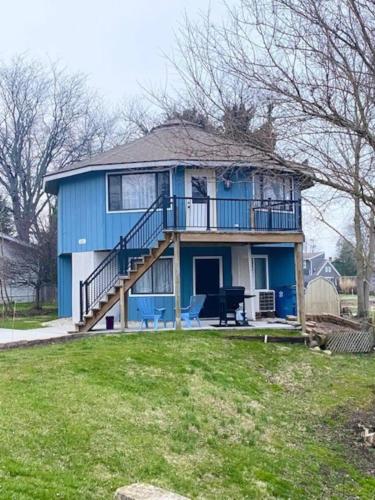 Unique Octagon House near Cedar Point