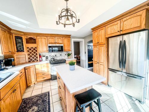 Tampilan eksterior, Charming School House with Large Pool in Huron (OH)