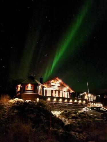 Hytte på Sør Senja med nydelig utsikt og jacuzzi