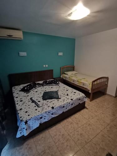 Triple Room with Balcony image 2