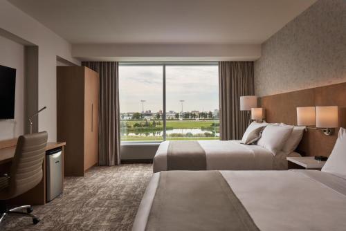 2 queen beds