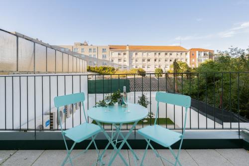 Host Wise - Modern Studios with Terrace - Walk Everywhere, Oporto