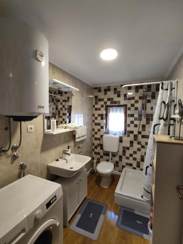 淋浴間, Kuća za odmor Obitelj Kušan (Kuca za odmor Obitelj Kusan) in 納比