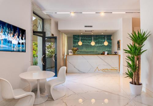 Фойє, Hotel Tirreno in Маса