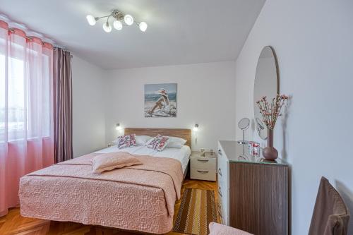 Apartment Mirjana - image 14