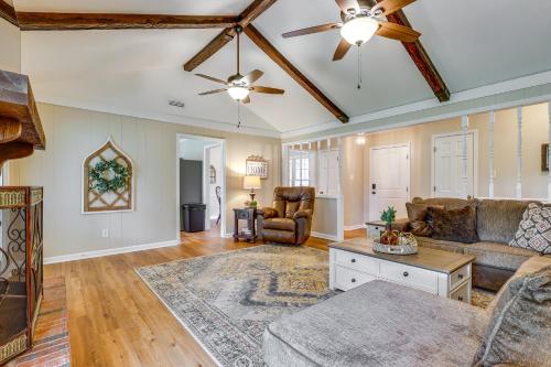 Decatur Vacation Rental with Patio! in Decatur, USA