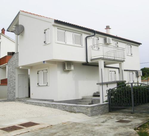  Apartments Lana and Lili in Preko
