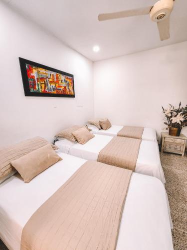 3 twin beds
