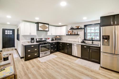 Lakefront Oasis with Patio in Hot Springs, Arkansas! in Hot Springs, USA
