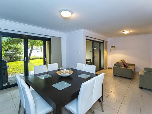 Yallingup Beach Resort Located in Yallingup, Yallingup Beach Resort is a perfect starting point from which to explore Margaret River Wine Region. Both business travelers and tourists can enjoy the propertys facilities and 