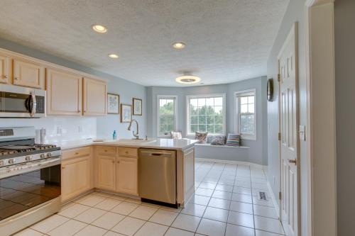 Tennessee Vacation Rental with Balcony! in Lexington, USA