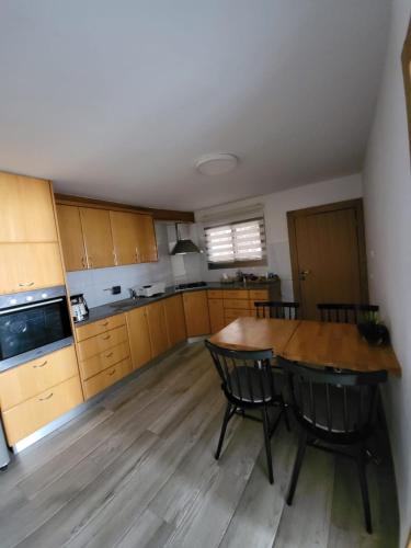 Cozinha, Maria's GuestHouse - Uphill View of Nazareth F in Nazaré