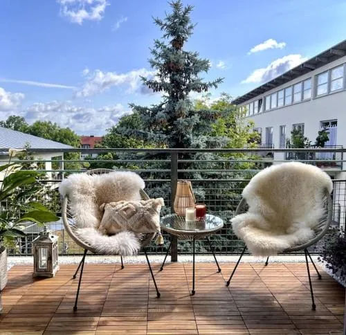 BALI HOME Stylische Wohnung mit Terrasse in Schönefeld, Deutschland